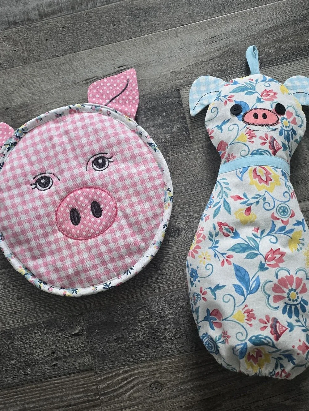 Pioneer Woam Pink Gingham Pig Face Potholder and  Reusable Bag Saver